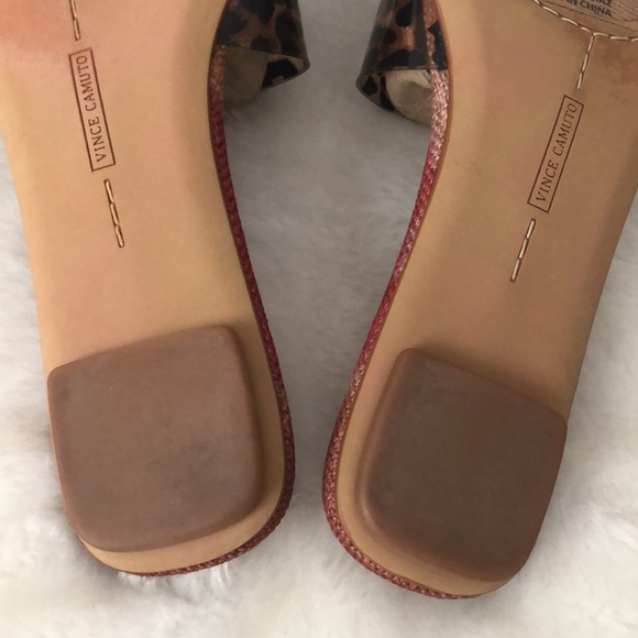 Vince Camuto Prtindal Transparent  Slide - Picture 5 of 6